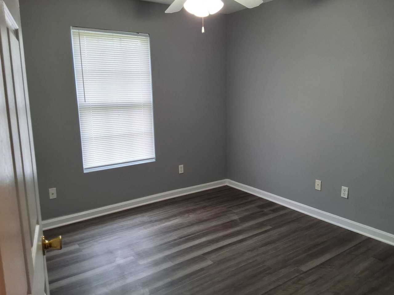 21 Astaire Dr - Photo 7 of 12