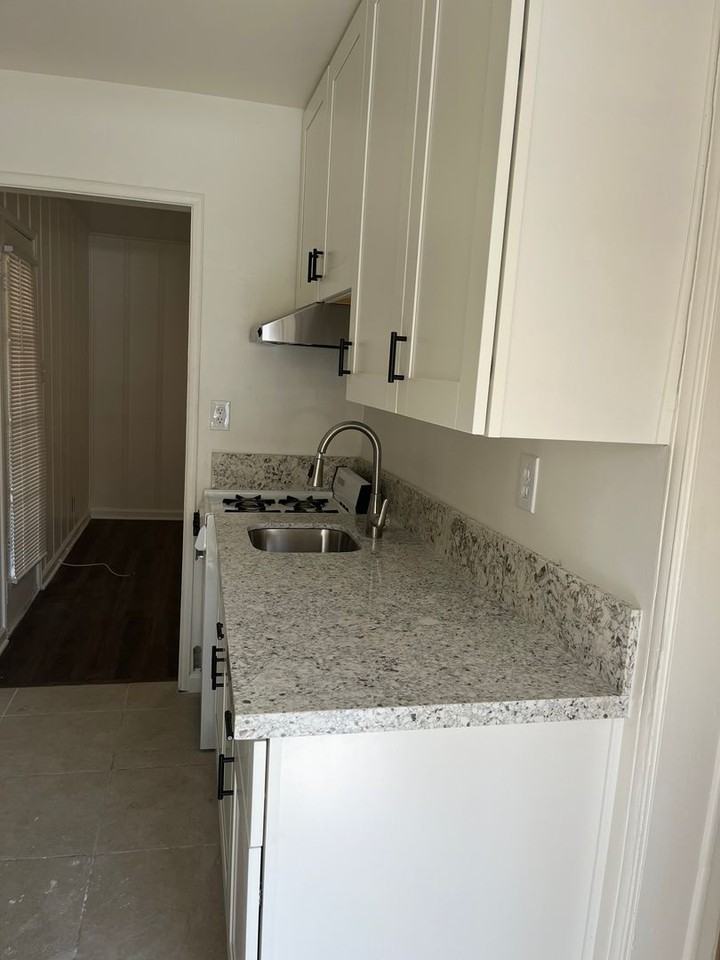 163 Pointsettia Ave. - Photo 3 of 6