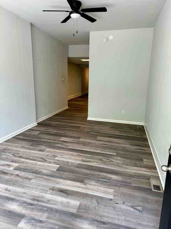 237 N Mulberry St - Photo 3 of 21