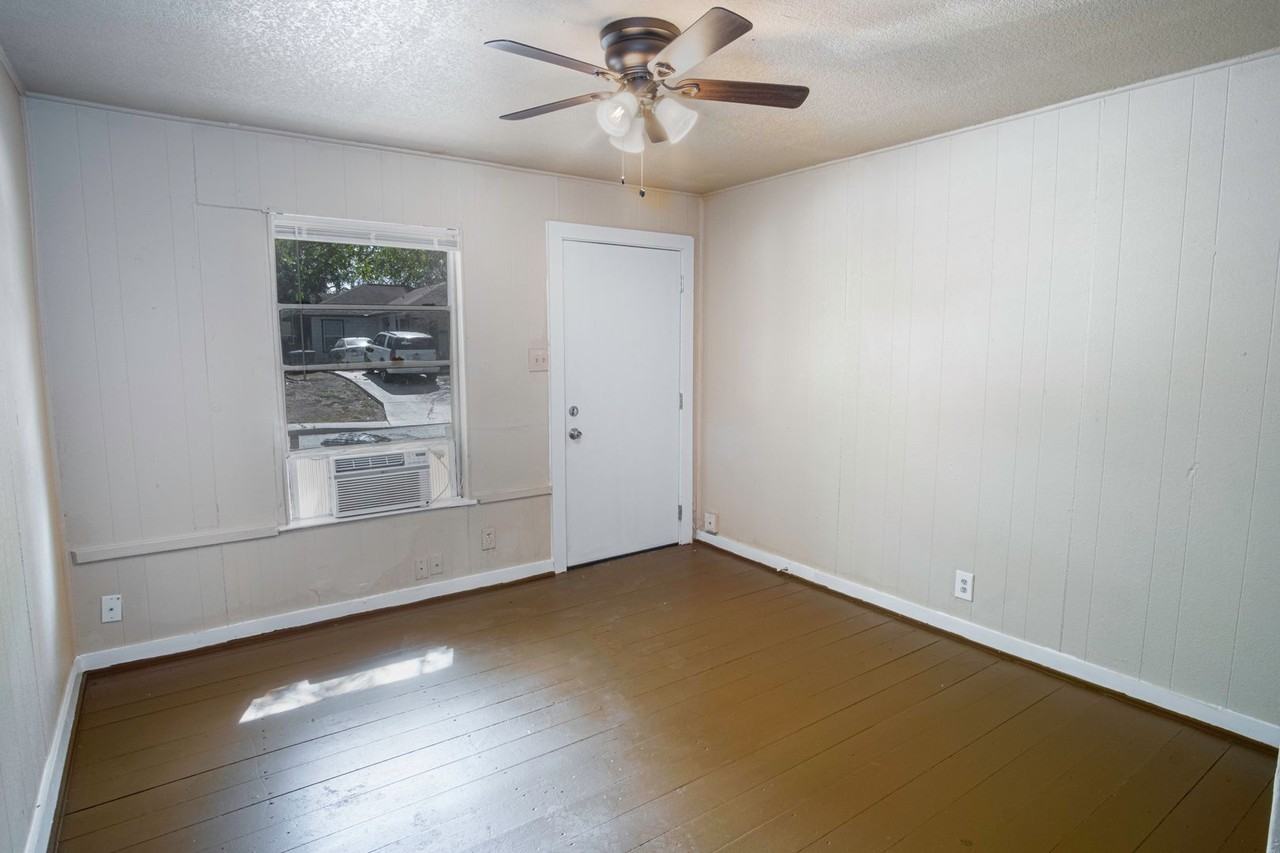 1319 Dawson St - Photo 3 of 13