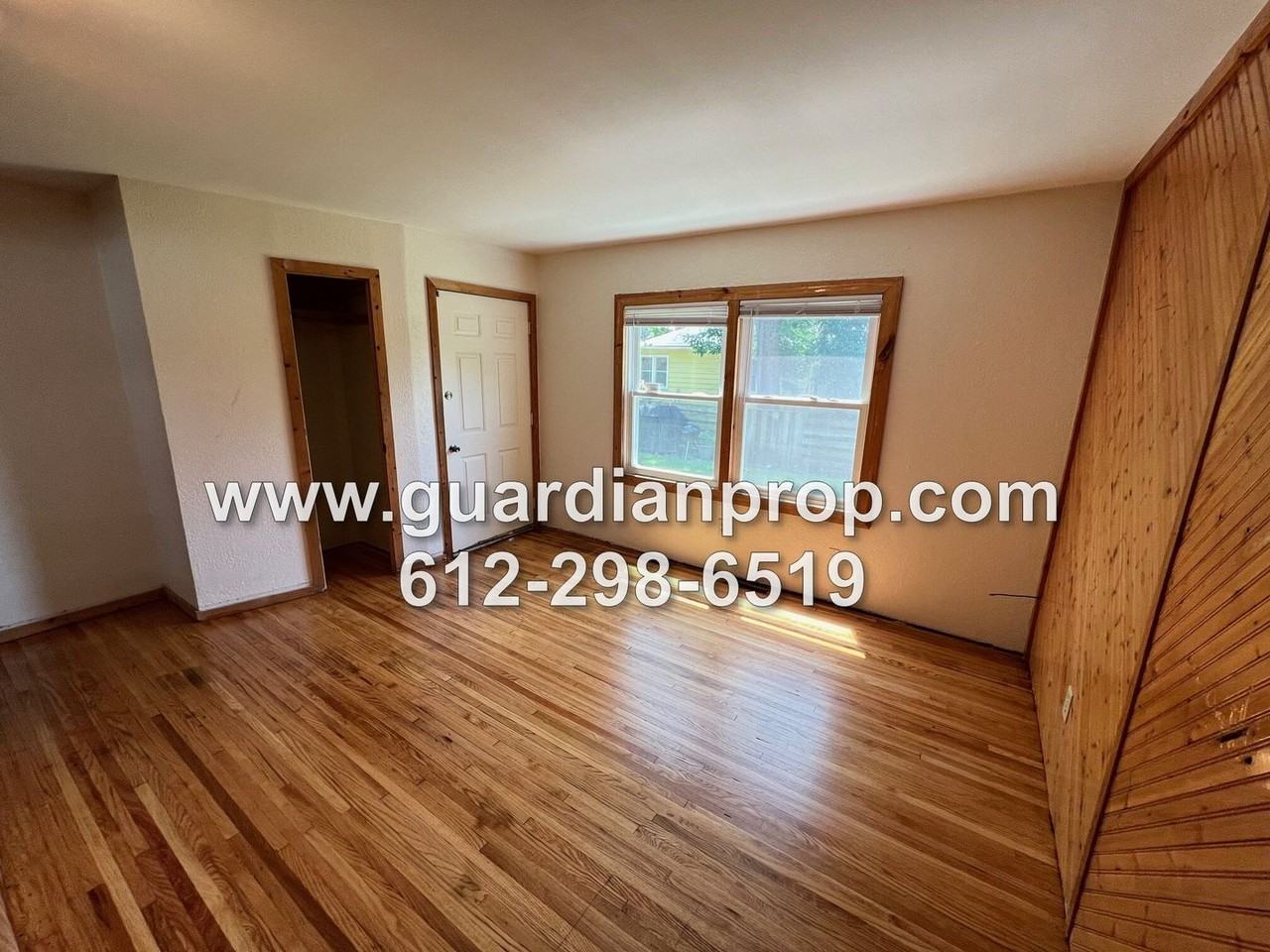 1116 Humboldt Ave - Photo 2 of 10