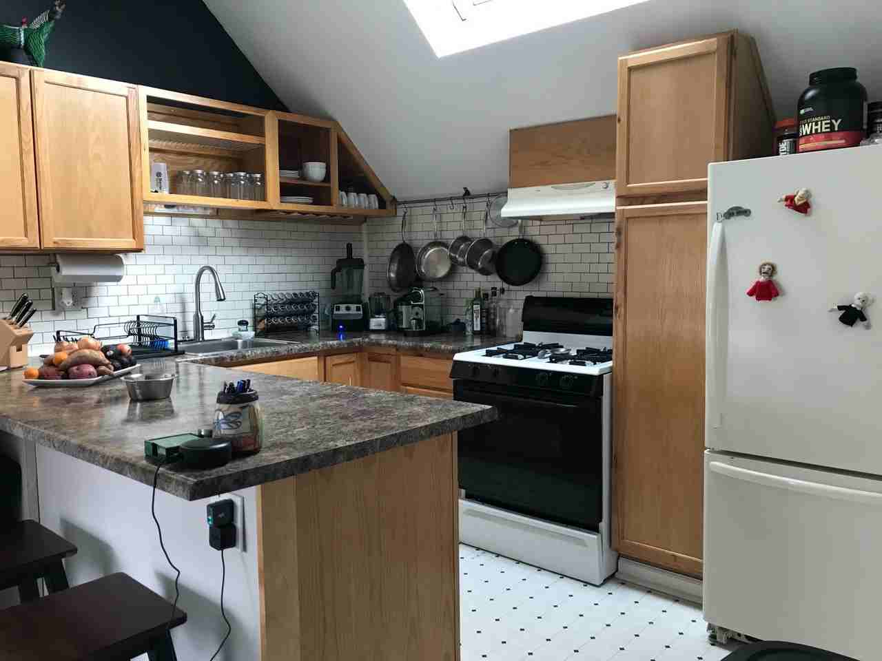 281 Sanford Street - Photo 2 of 12