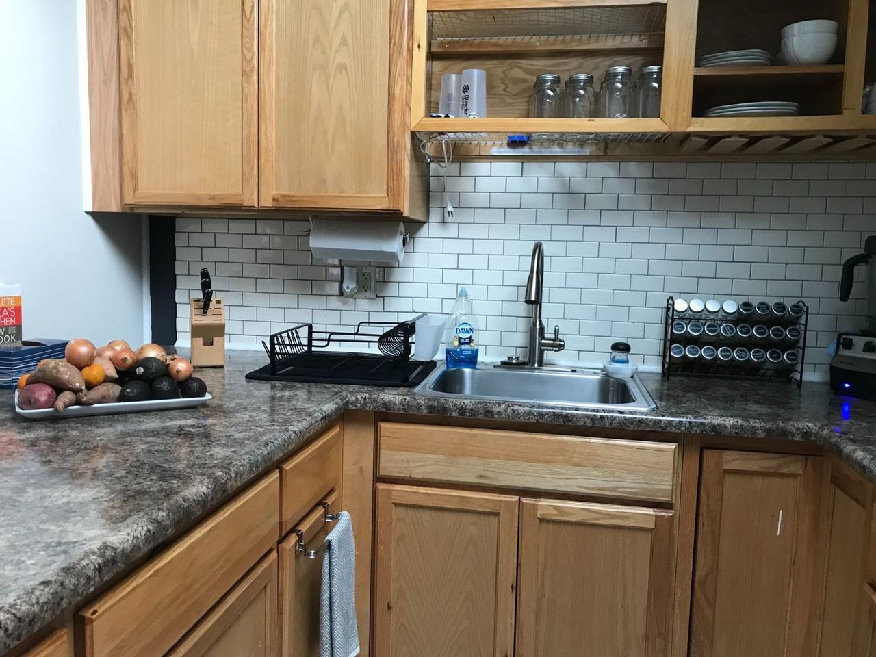 281 Sanford Street - Photo 3 of 12