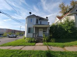 featured image of 223 N 11th Ave E