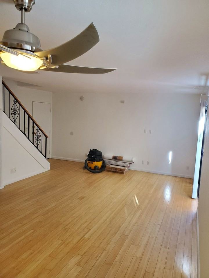 4031 MCLAUGHLIN AVE - Photo 3 of 37