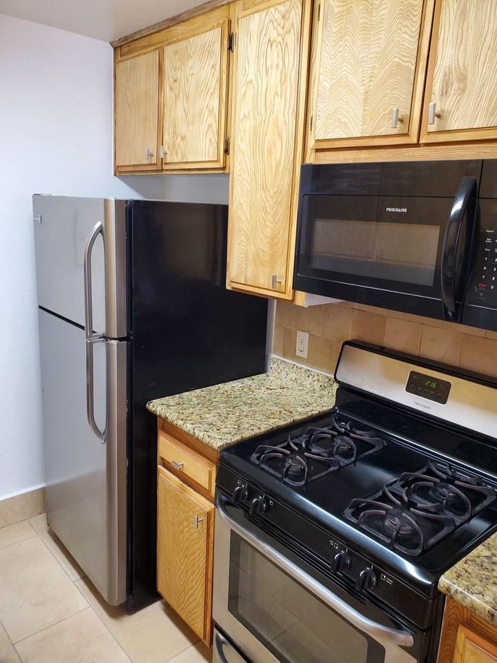 4031 MCLAUGHLIN AVE - Photo 6 of 37