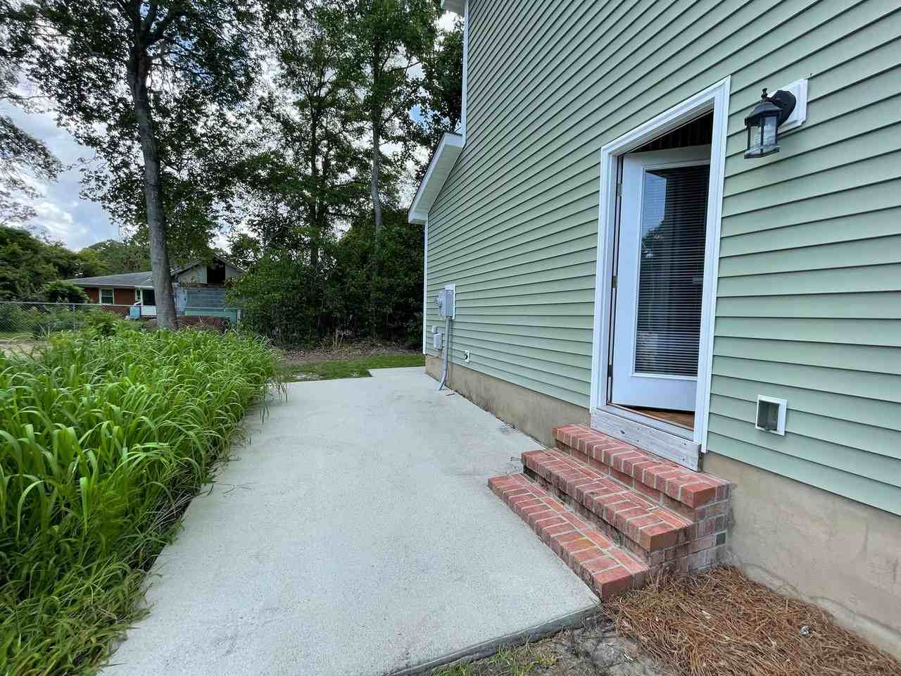 1122 Greenwood Ave - Photo 2 of 20