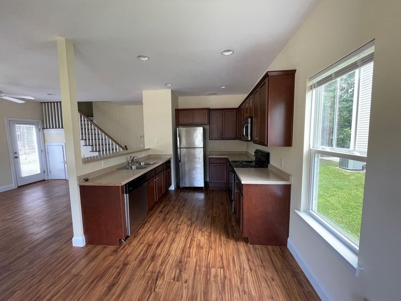 1122 Greenwood Ave - Photo 4 of 20