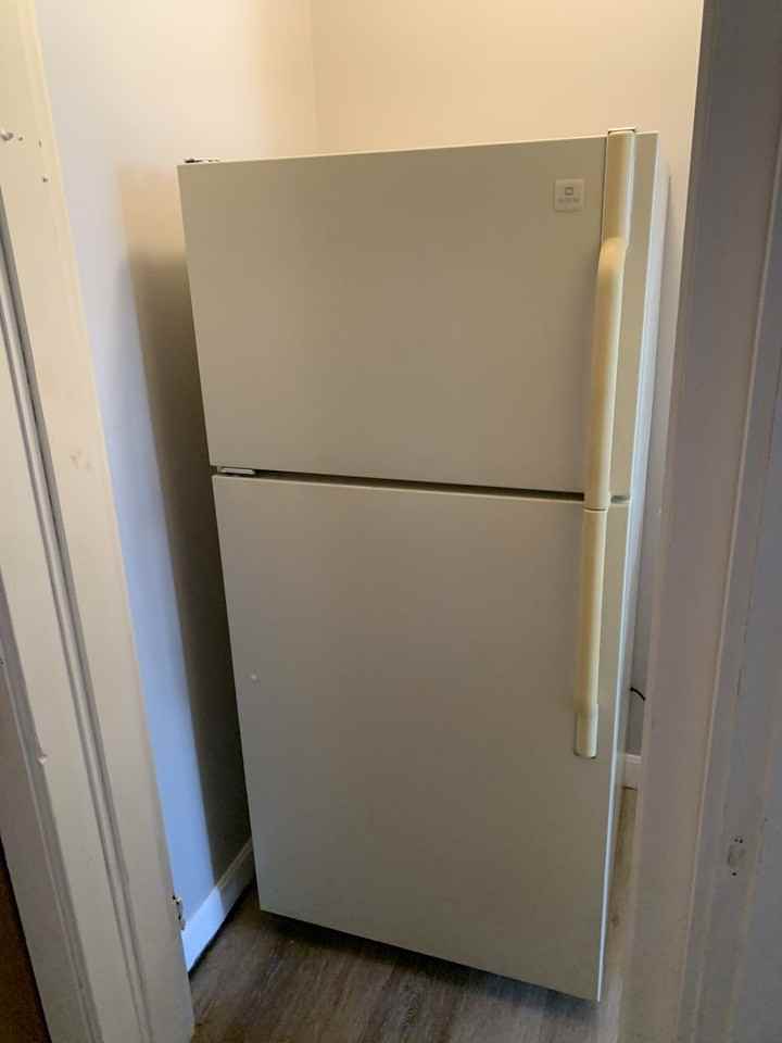 28 Lawrence Ave - Photo 3 of 9