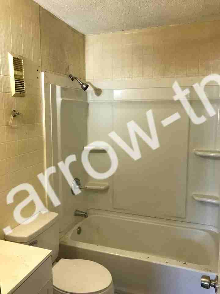 206 Raymond St - Photo 2 of 8