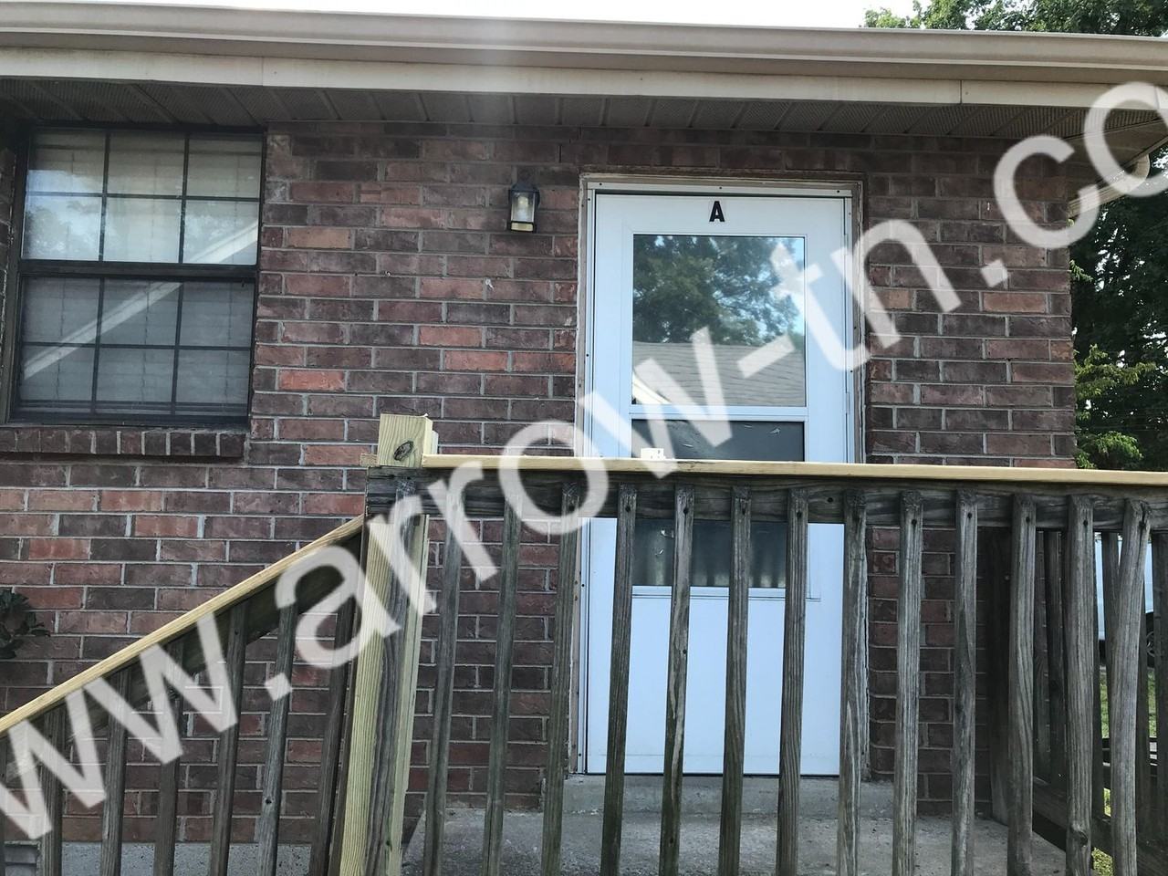 206 Raymond St - Photo 3 of 8