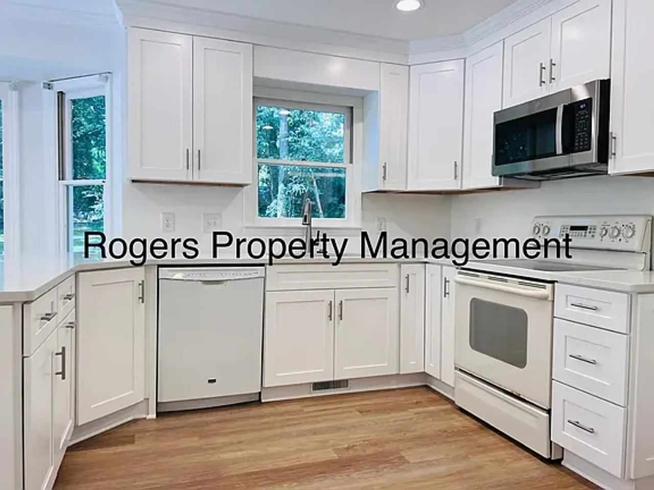 317 Amherst Creek Dr - Photo 4 of 35