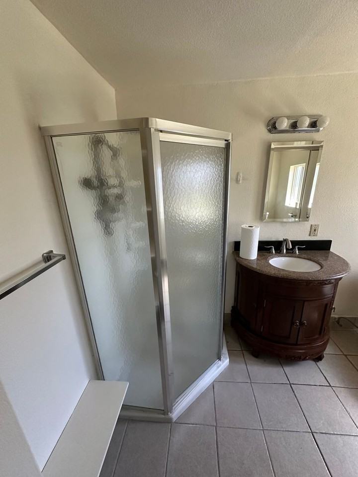 1092 E Monte Vista Ave - Photo 3 of 6