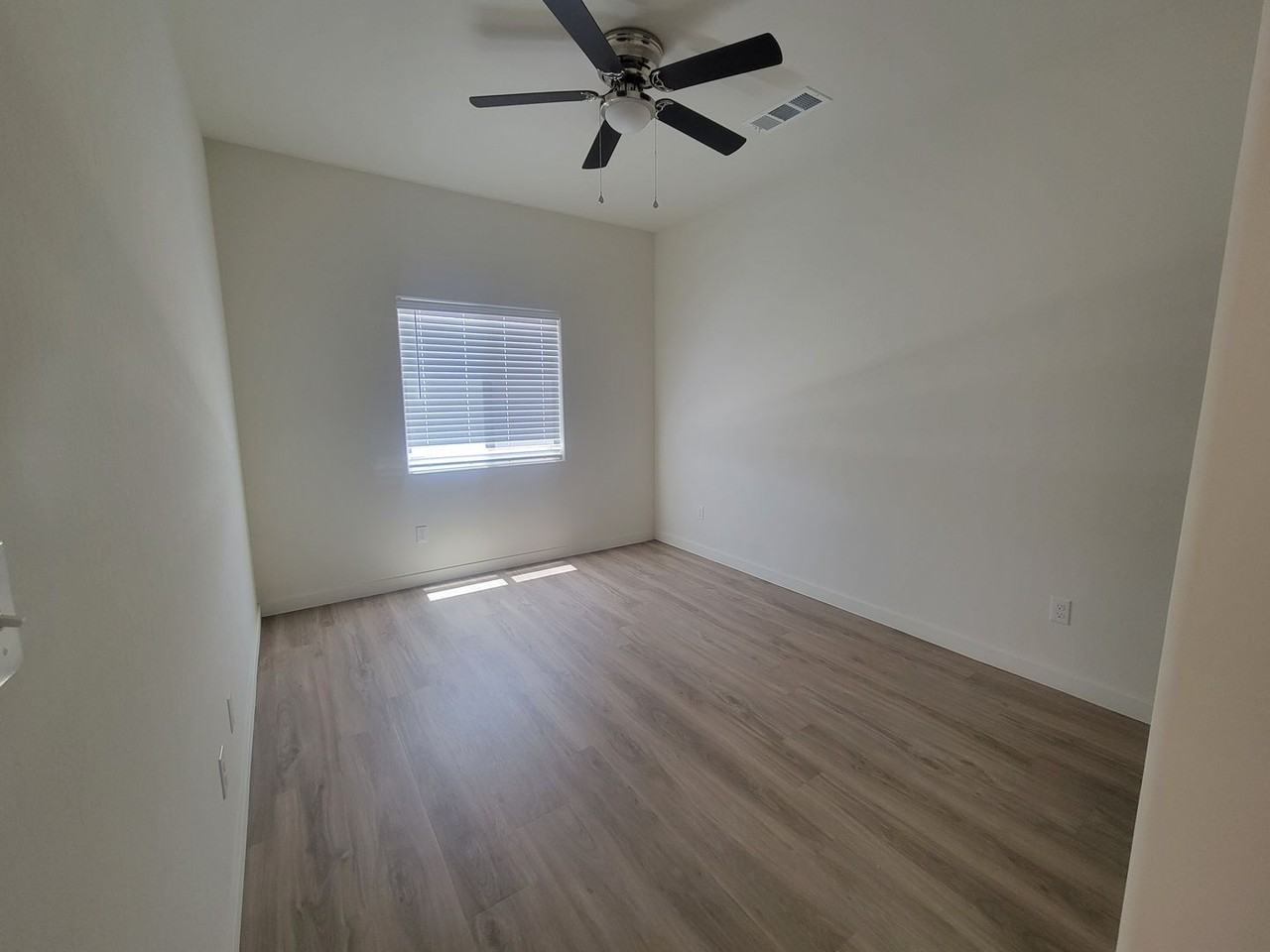 8522 Frankie Lou St - Photo 4 of 8