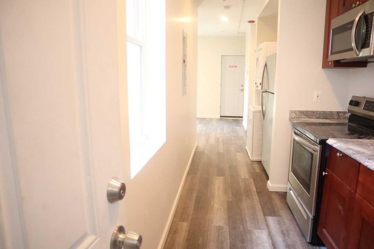 2202 Maryland Ave - Photo 2 of 19