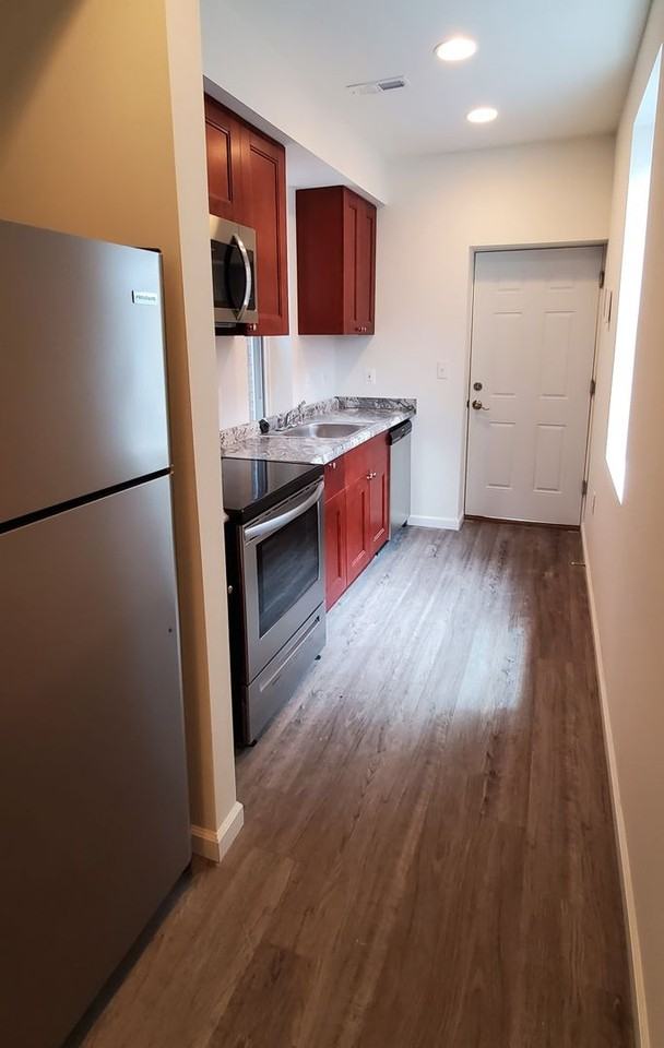 2202 Maryland Ave - Photo 3 of 19