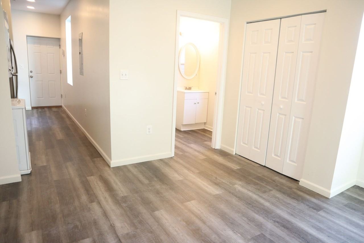 2202 Maryland Ave - Photo 6 of 19