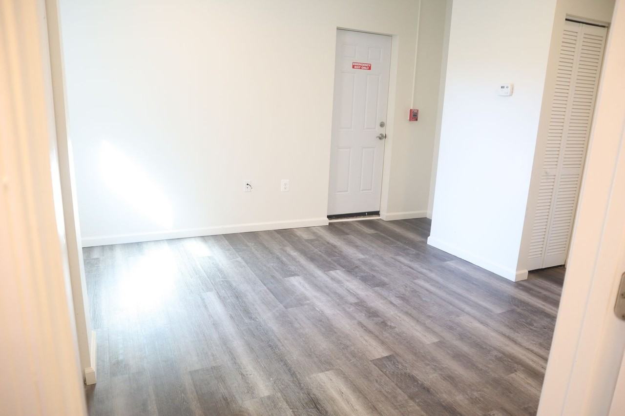 2202 Maryland Ave - Photo 7 of 19