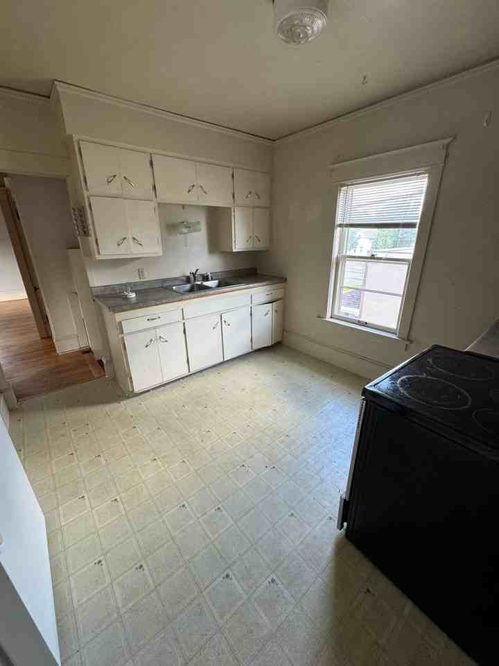 1707 N 6th St - Photo 3 of 7