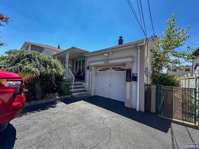 Kipp Ave - Photo 2 of 11