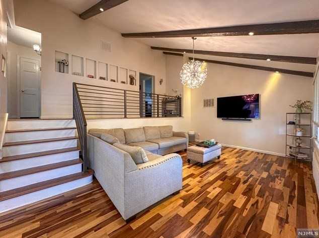 Kipp Ave - Photo 5 of 11