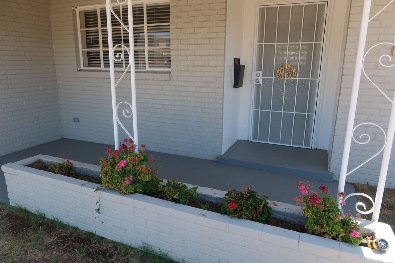 9202 Raleigh Dr - Photo 2 of 21