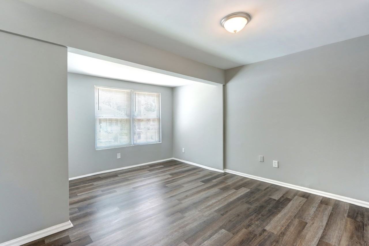 917 West Victory Drive - Photo 3 of 29