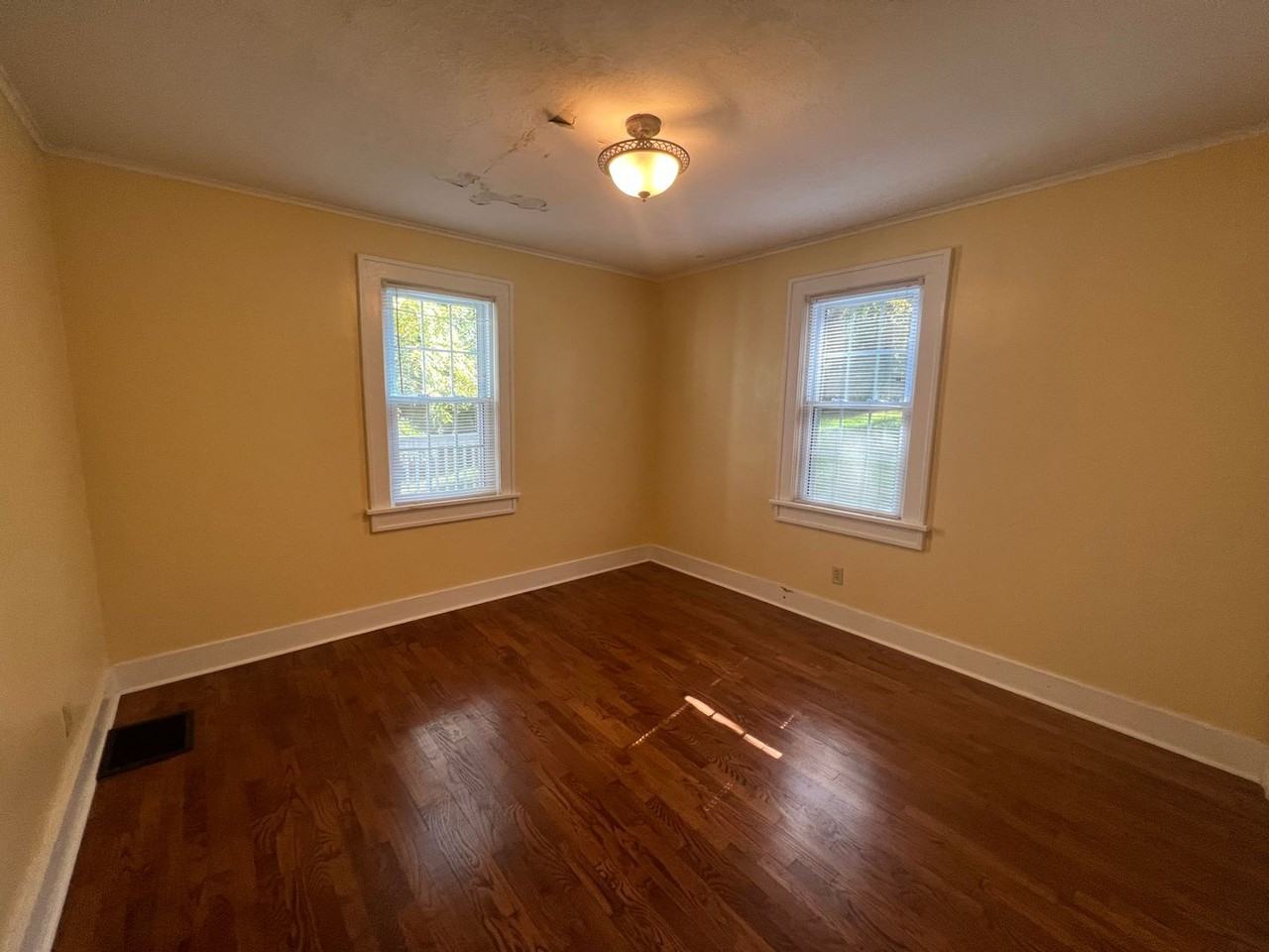 232 Hickory Grove Blvd - Photo 4 of 9