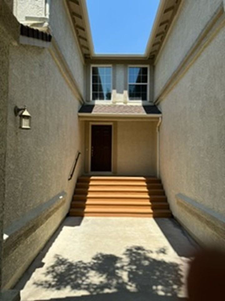 1825 Resistol Dr - Photo 2 of 20