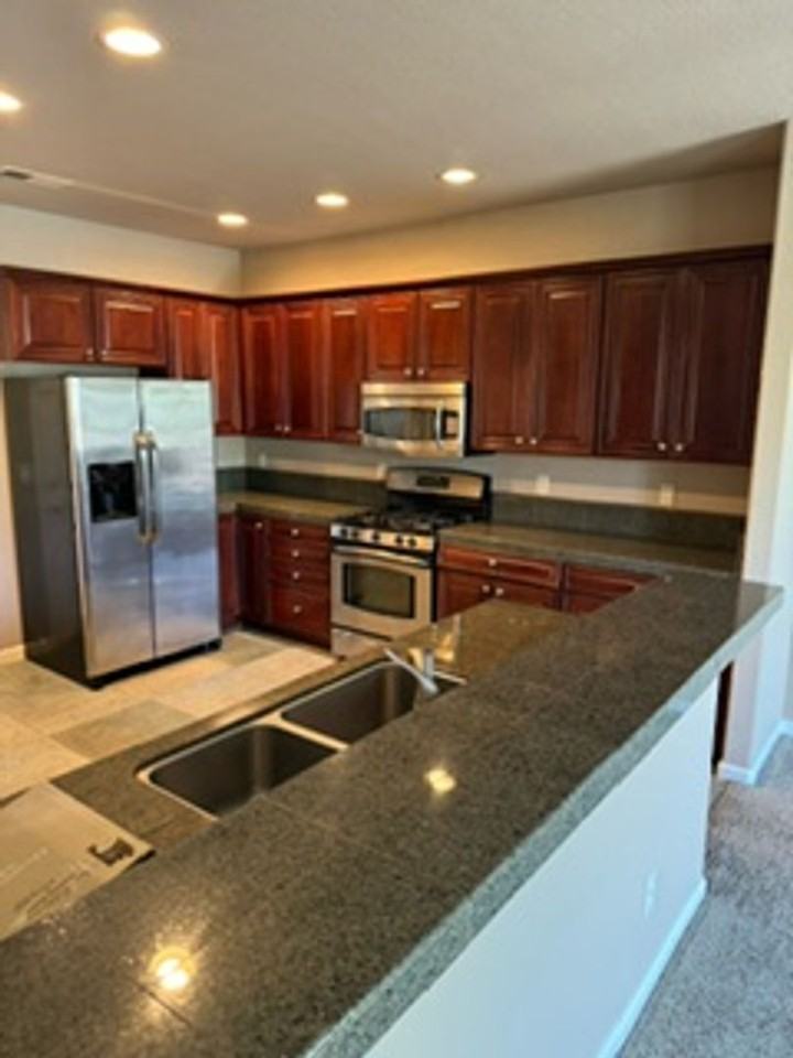 1825 Resistol Dr - Photo 5 of 20