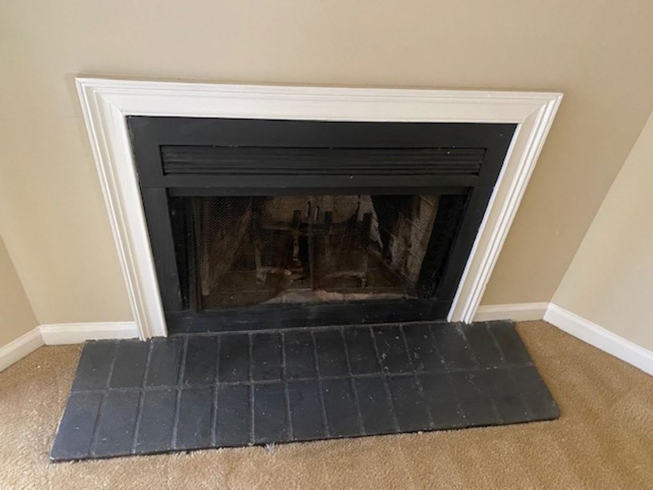 1215 Oakplace Drive - Photo 5 of 32