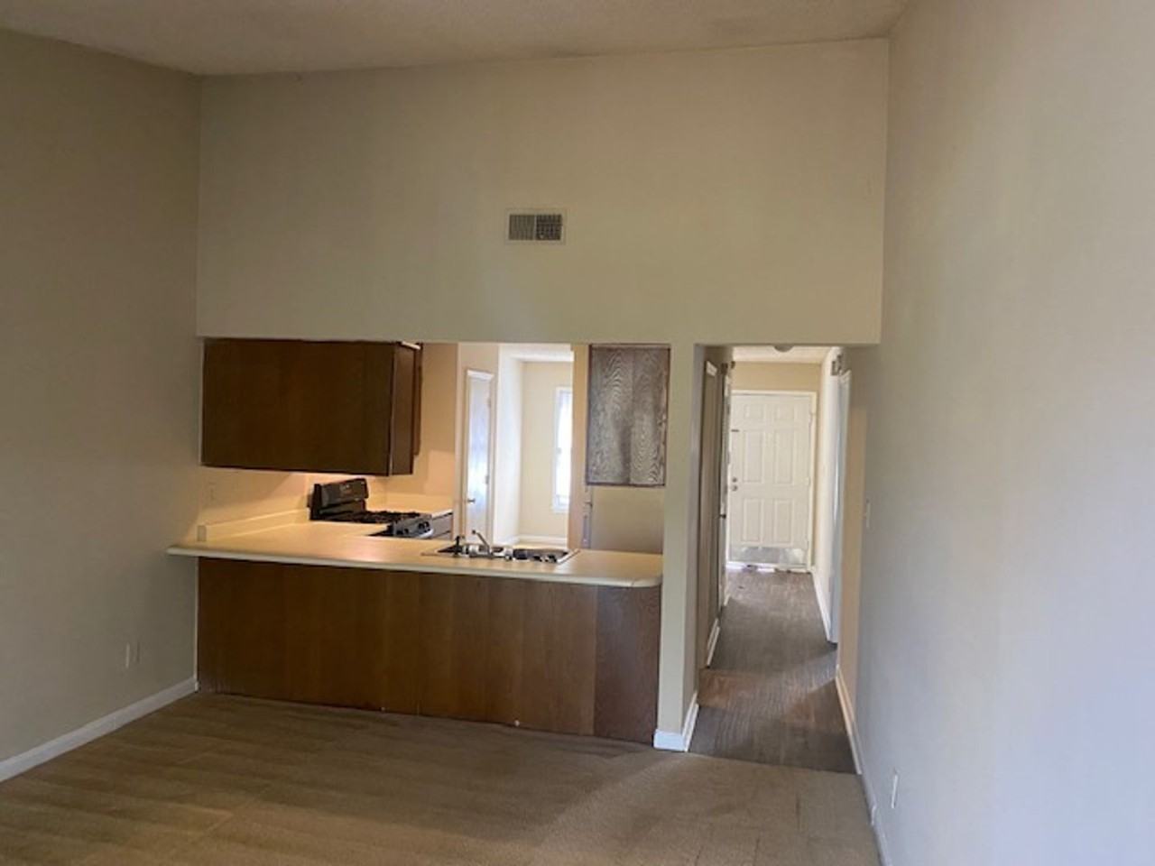 1215 Oakplace Drive - Photo 6 of 32