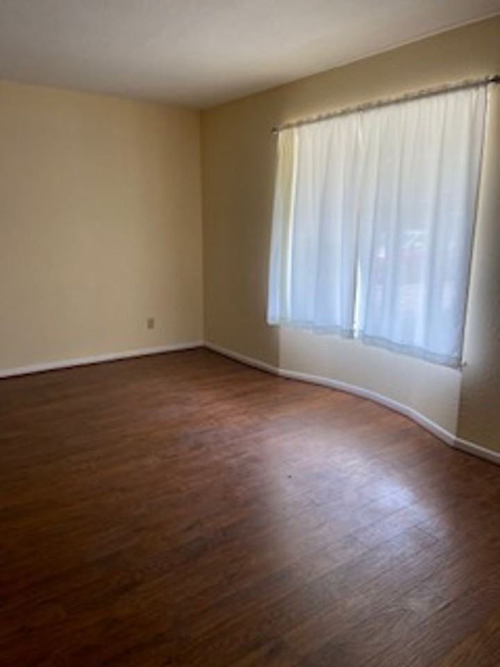 817 Kenwood Dr - Photo 3 of 24