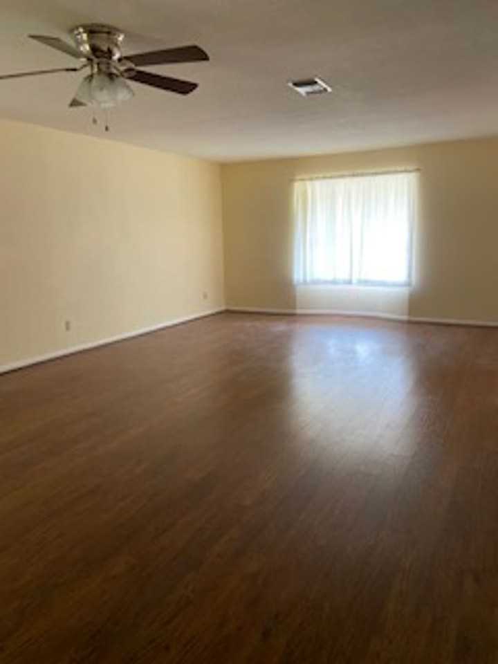 817 Kenwood Dr - Photo 4 of 24