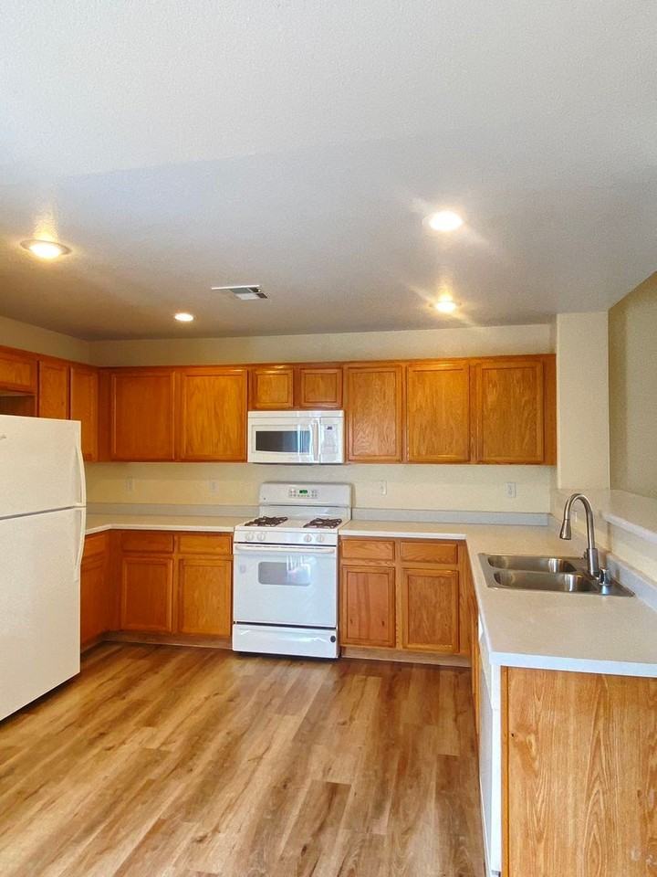 9267 Glen Malone Court - Photo 4 of 21