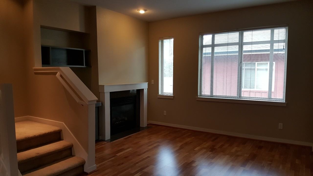 2106 Yakima Ct - Photo 7 of 33