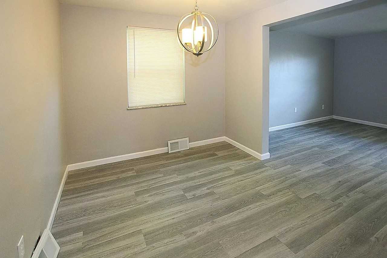 251 Dakota Ave - Photo 3 of 17