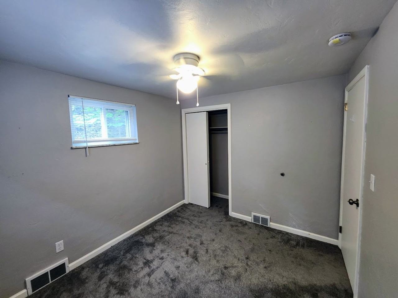 251 Dakota Ave - Photo 4 of 17