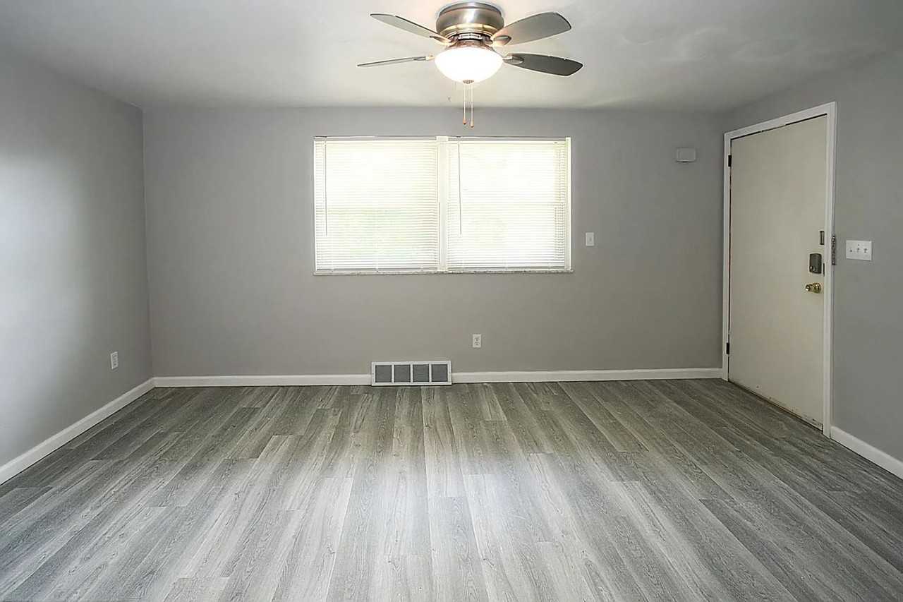 251 Dakota Ave - Photo 6 of 17