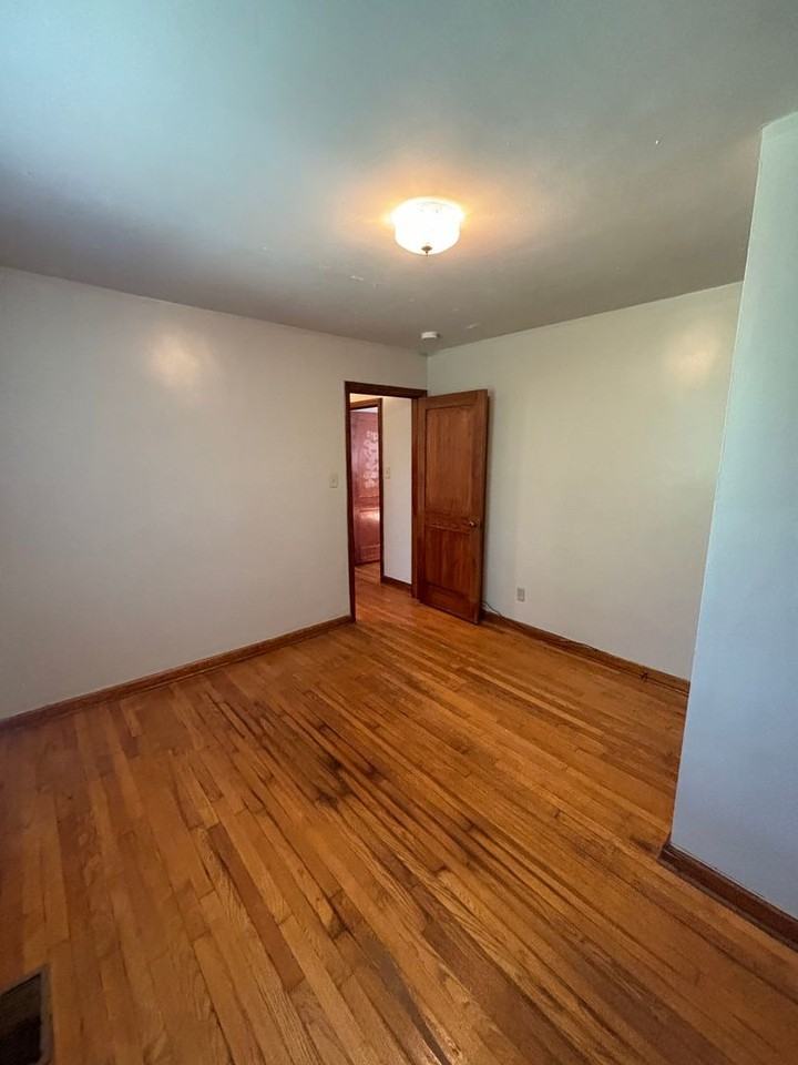 1240 East Moody Avenue - Photo 6 of 15