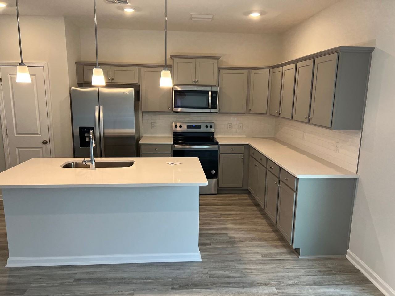 40 Hidden Pointe Dr - Photo 2 of 15