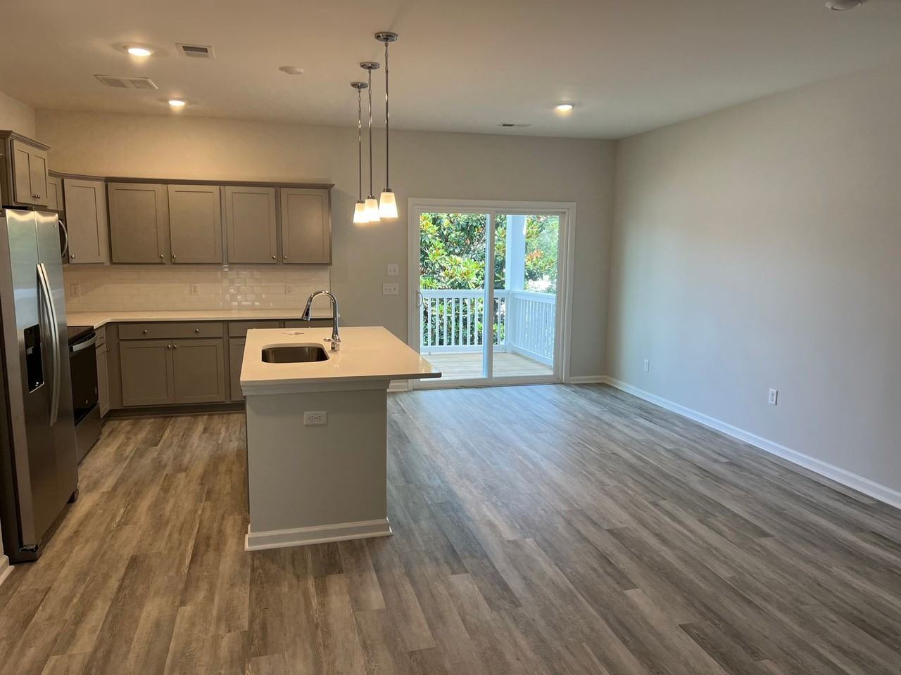 40 Hidden Pointe Dr - Photo 3 of 15