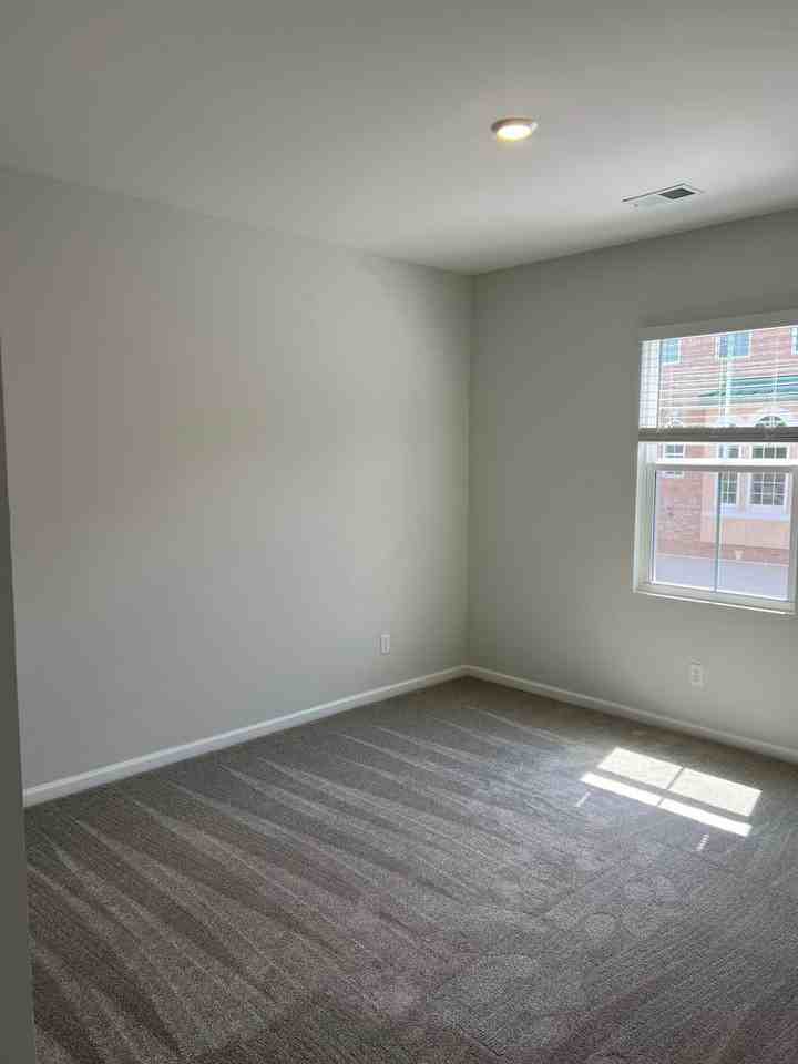 40 Hidden Pointe Dr - Photo 5 of 15