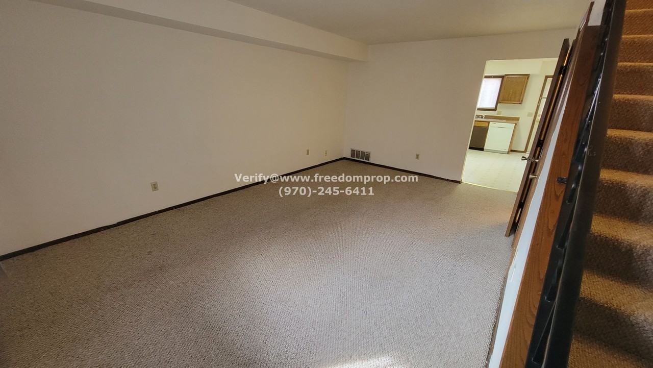 493 32 Road - Photo 2 of 9