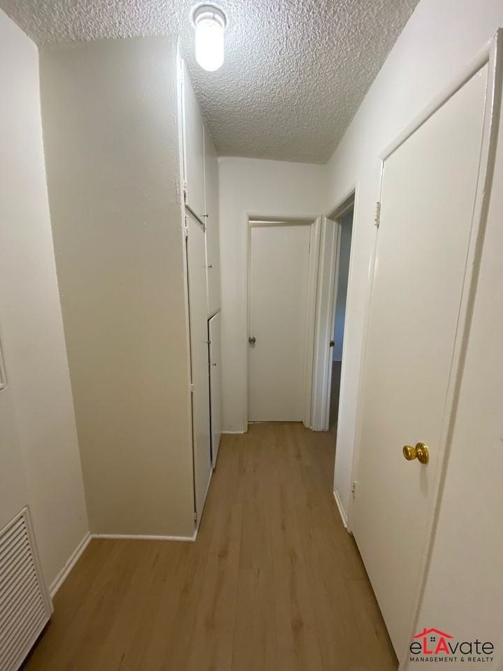 11820 Chandler Blvd. - Photo 3 of 8