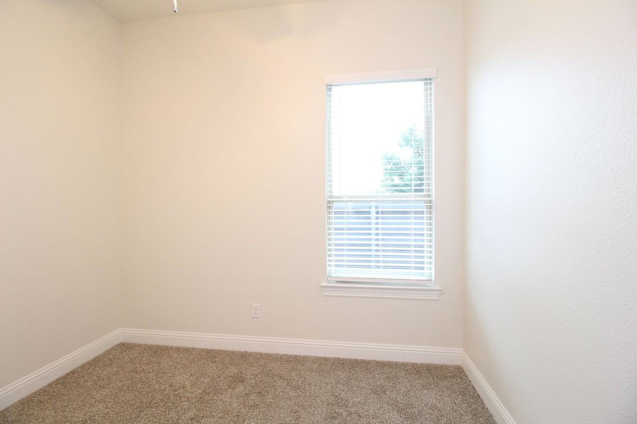 7401 Hawthorne Way - Photo 5 of 16