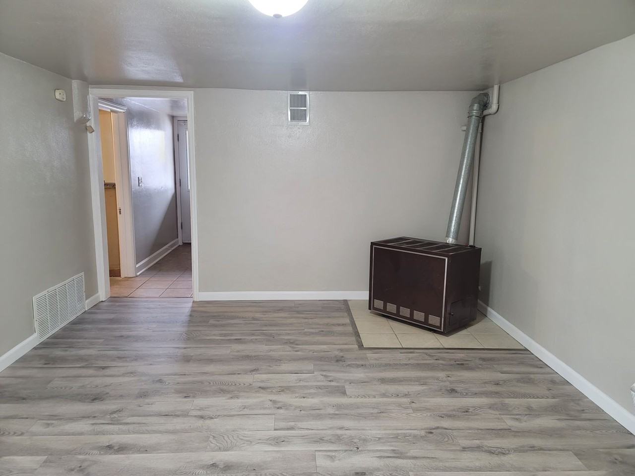 Rollins Ave - Photo 2 of 5