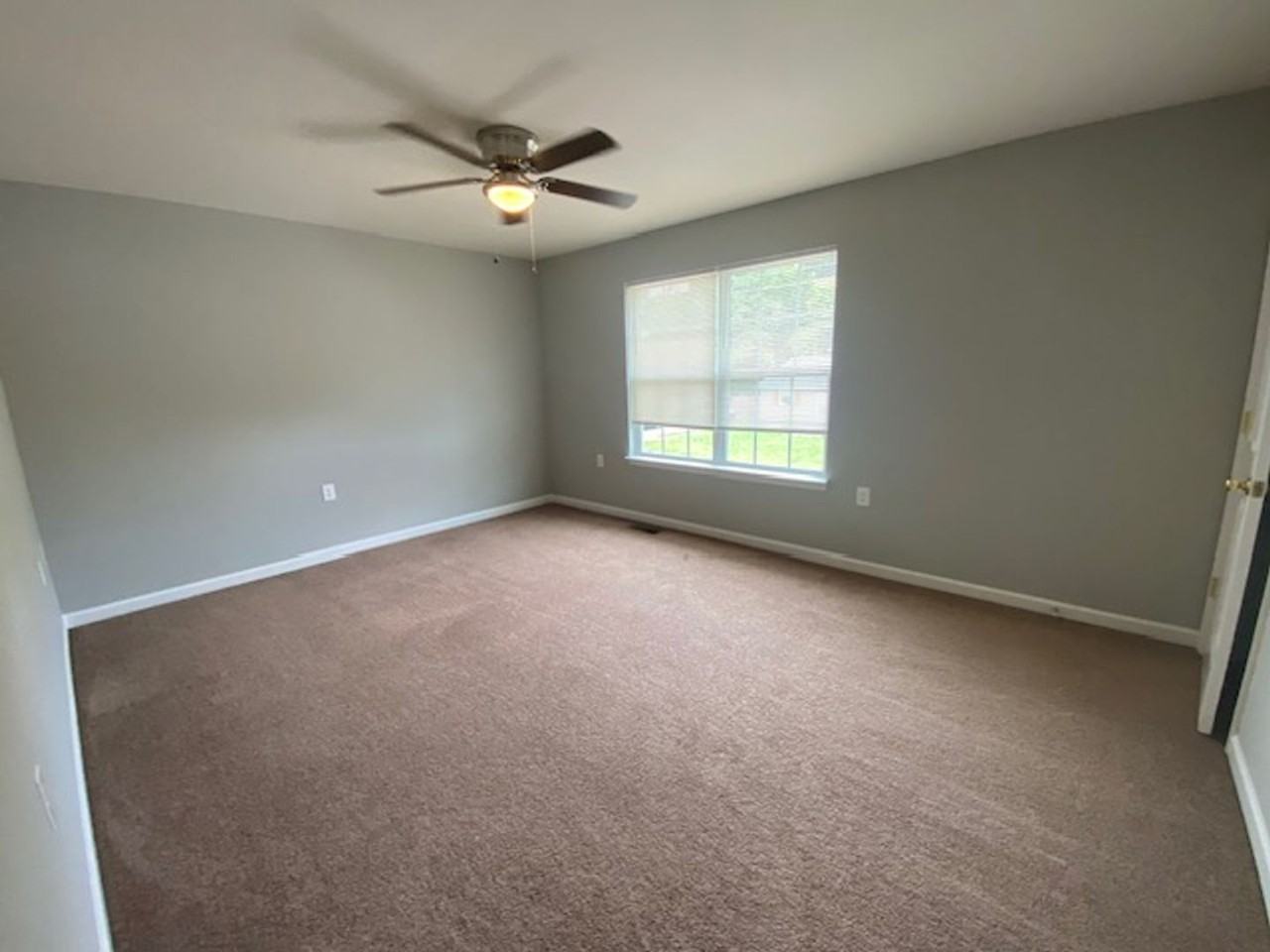 1295 Pond St Se - Photo 6 of 10