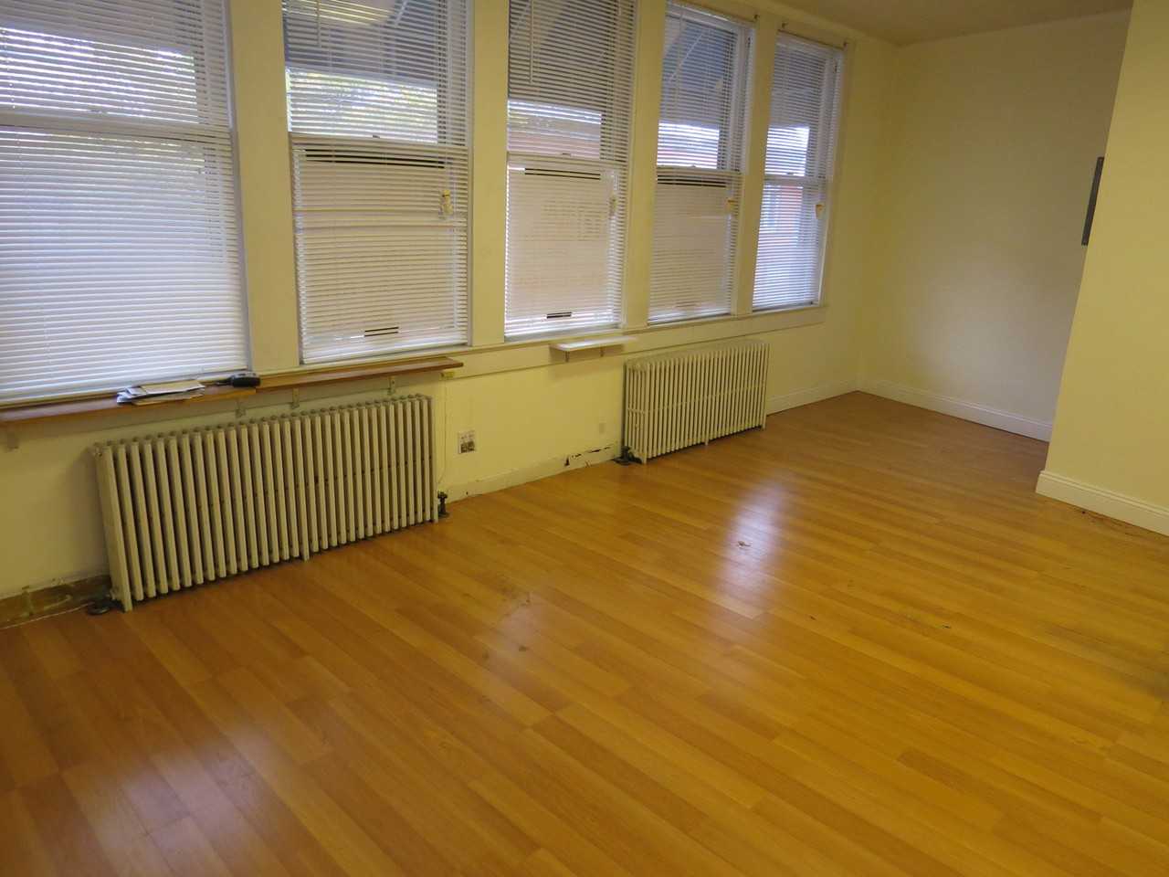 115 Roanoke Ave - Photo 2 of 5