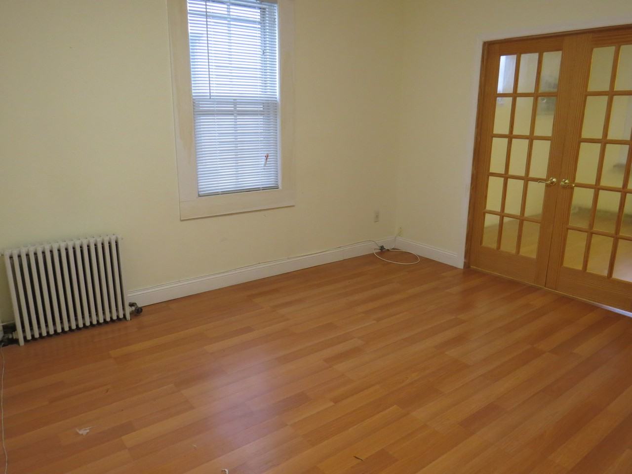 115 Roanoke Ave - Photo 3 of 5